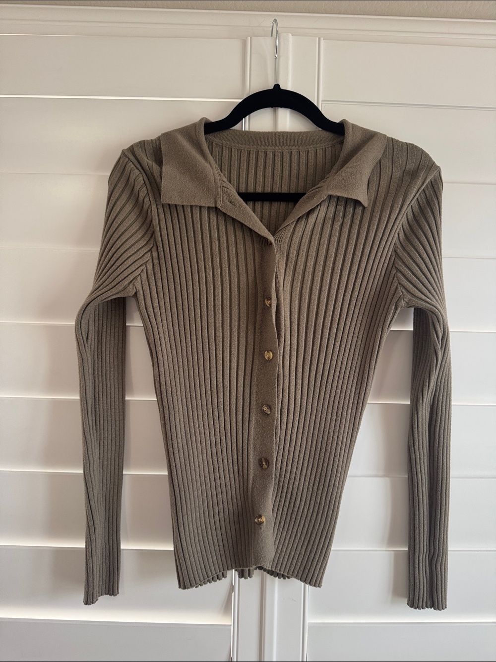 Ribbed Button-Front Long Sleeve Sweater - Taupe